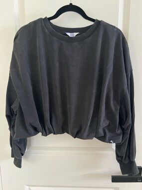 JoyLab Washed Charcoal Cropped Sweatshirt